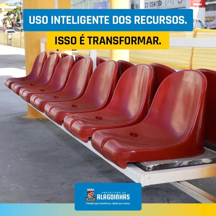 ReutilizaA�A?o de cadeiras feita pela Prefeitura de Alagoinhas (Foto: DivulgaA�A?o)