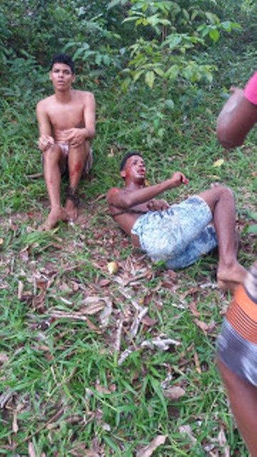 VA�deo mostra jovens sendo espancados, torturados e enterrados (Foto: ReproduA�A?o/WhatsApp)